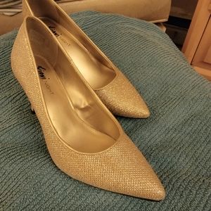 Fioni gold heels